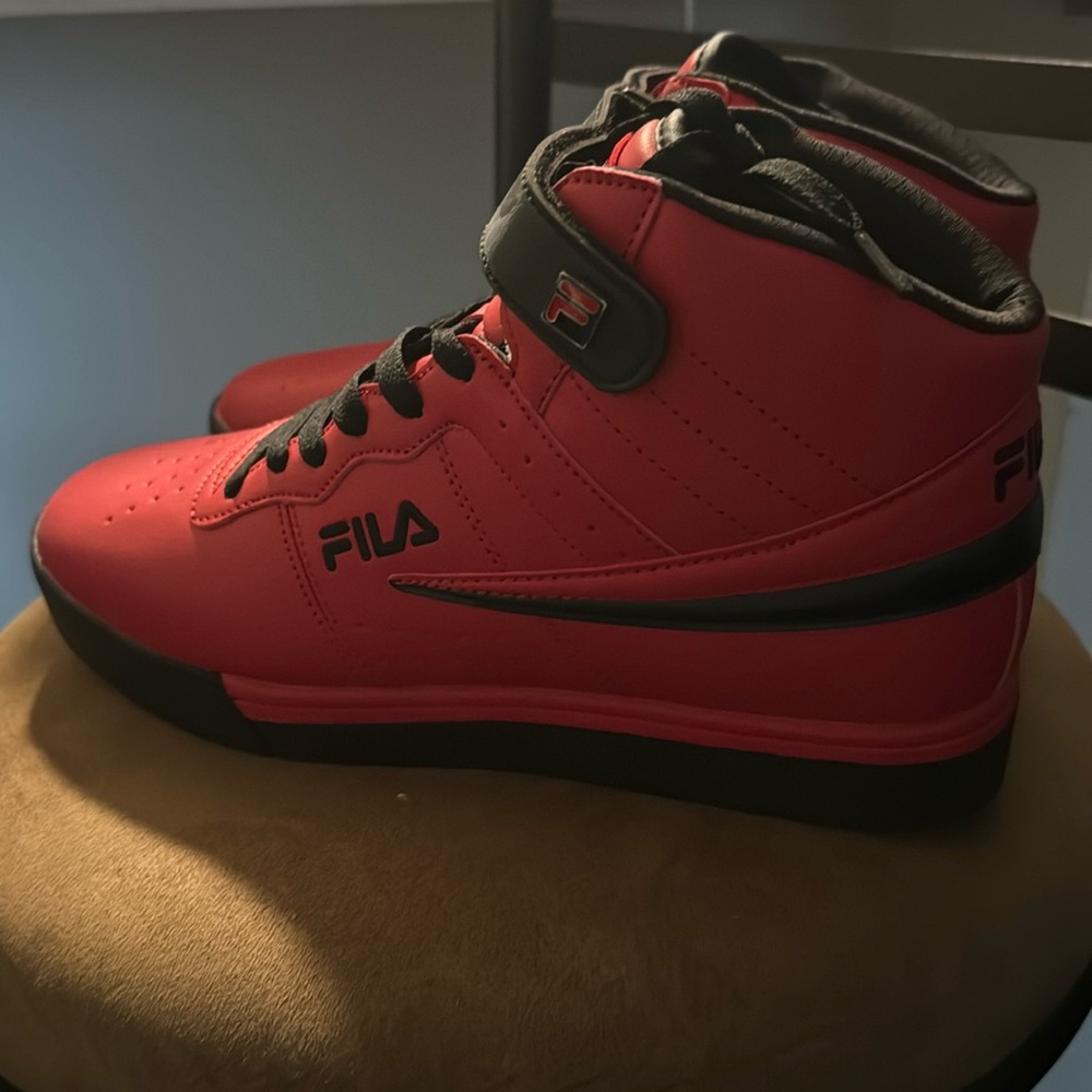 Men’s fila shoes size 8